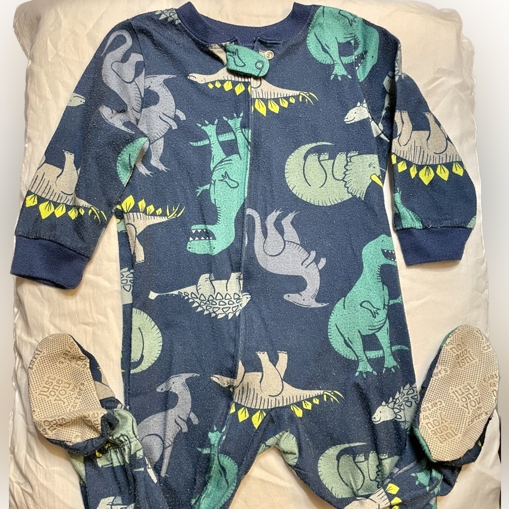 Just One You 18m PRELOVED Dinosaur Footie Pajamas some pilling through out body - Picture 2 of 14